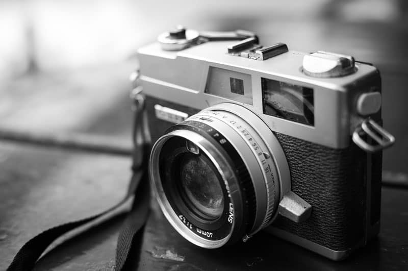 TRES FOTOGRAFIAS, TRES LUGARES, TRES COMPROMISOS